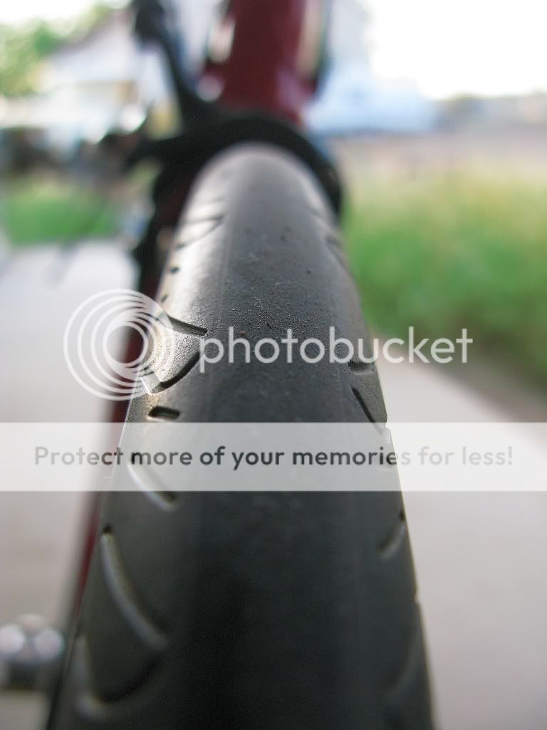 IMAGE: http://i661.photobucket.com/albums/uu337/redfishblufish/Pix/tire.jpg