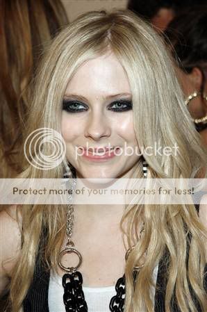 Avril_Lavigne_Maxims_Hot_100_Party.jpg